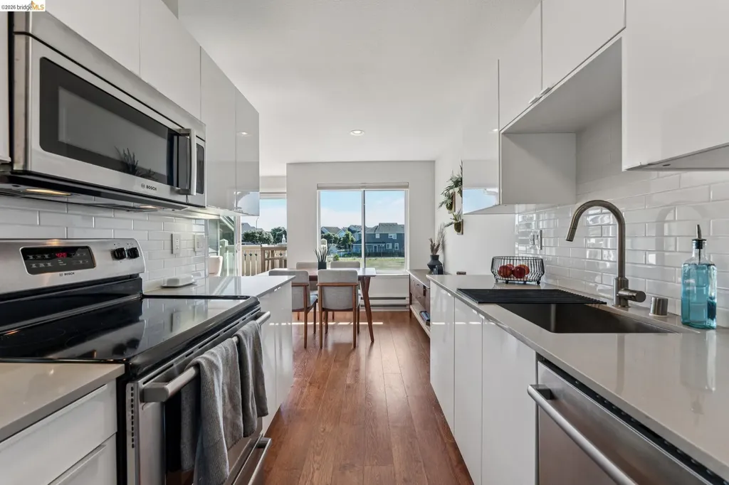 194 Lakeshore Court Richmond CA 94804