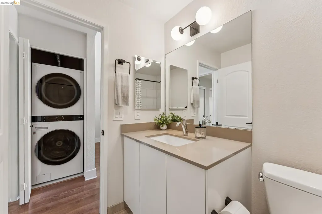 194 Lakeshore Court Richmond CA 94804