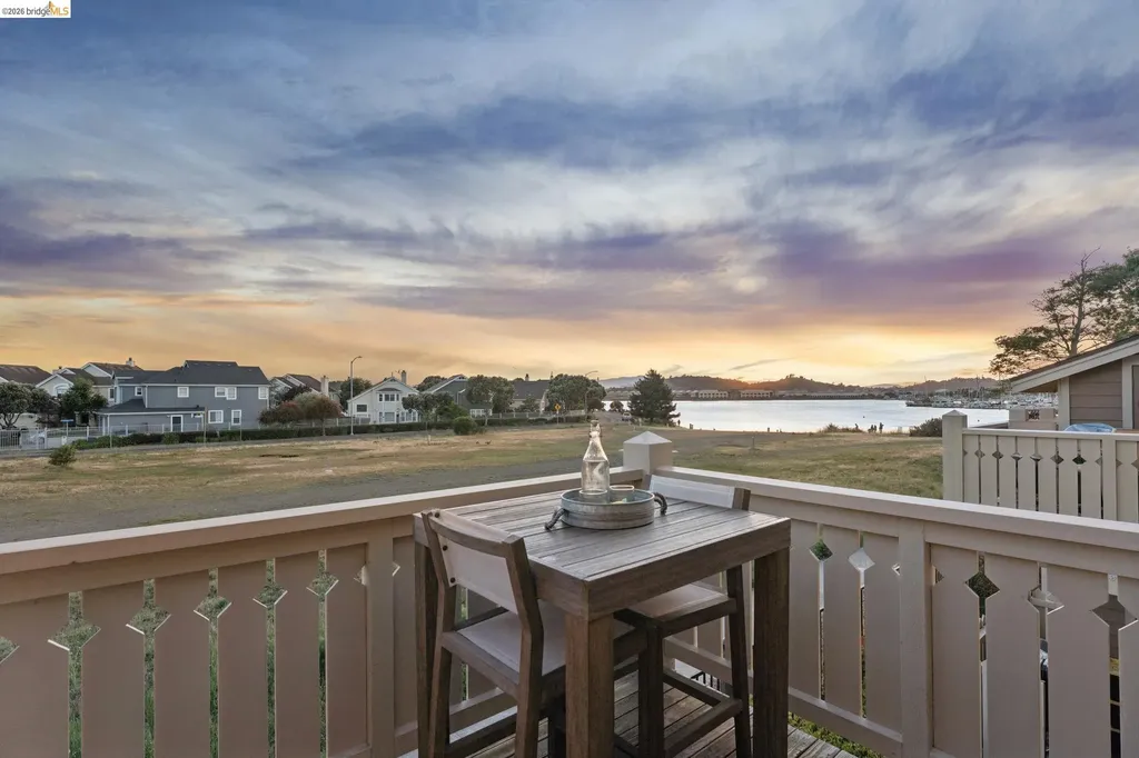194 Lakeshore Court Richmond CA 94804