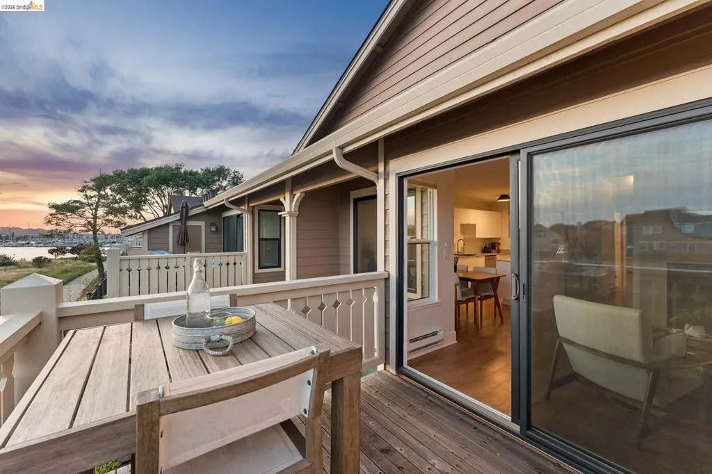 194 Lakeshore Court Richmond CA 94804