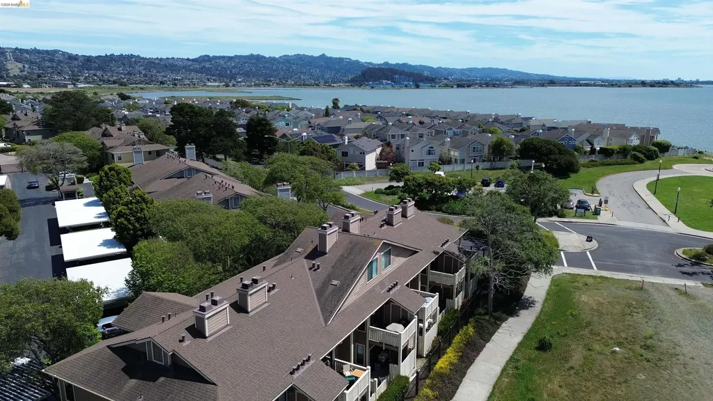194 Lakeshore Court Richmond CA 94804