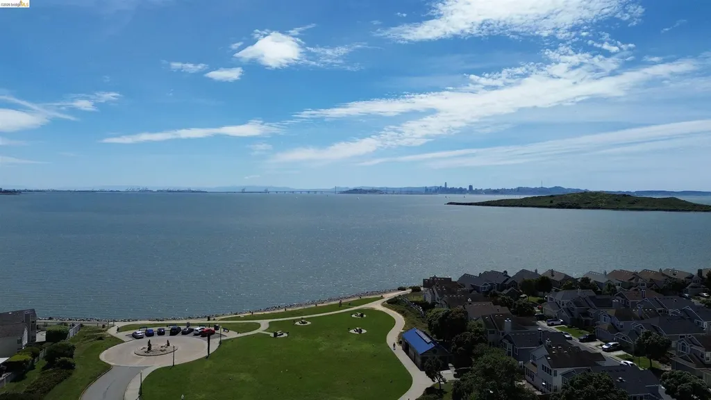 194 Lakeshore Court Richmond CA 94804