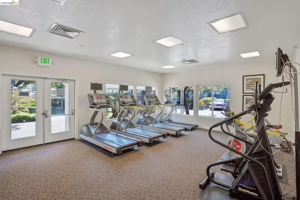 194 Lakeshore Court Richmond CA 94804