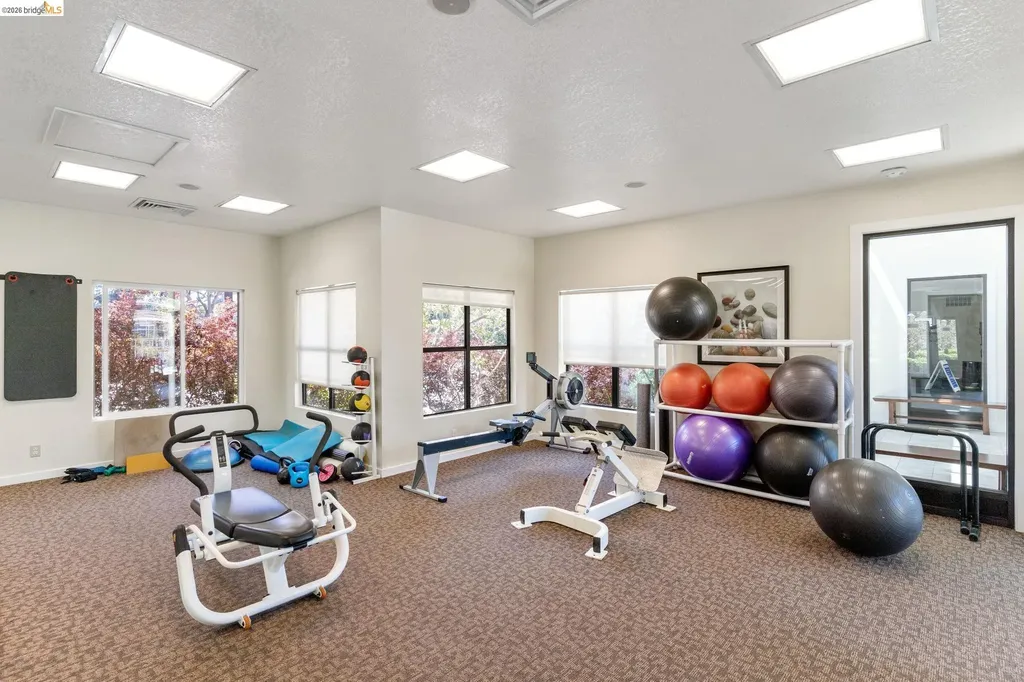 194 Lakeshore Court Richmond CA 94804
