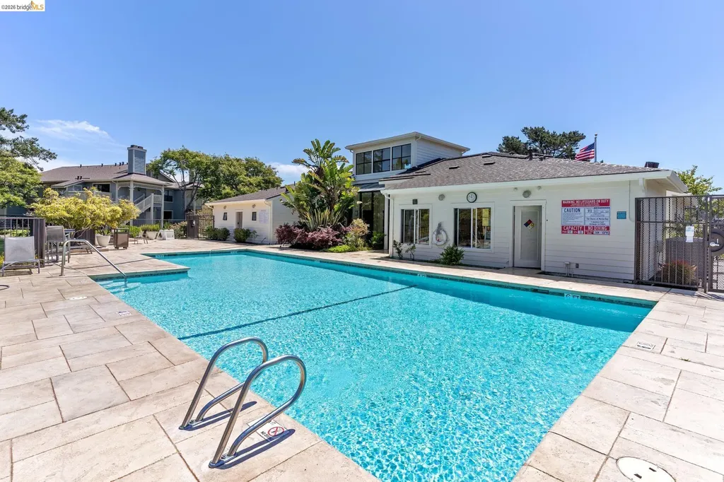 194 Lakeshore Court Richmond CA 94804