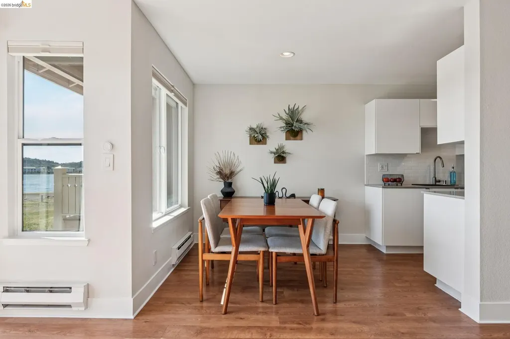194 Lakeshore Court Richmond CA 94804