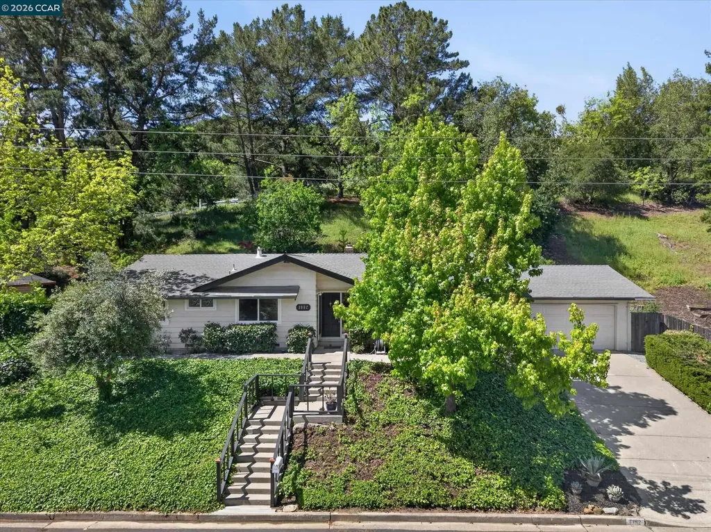 1882 Camino Pablo Moraga CA 94556