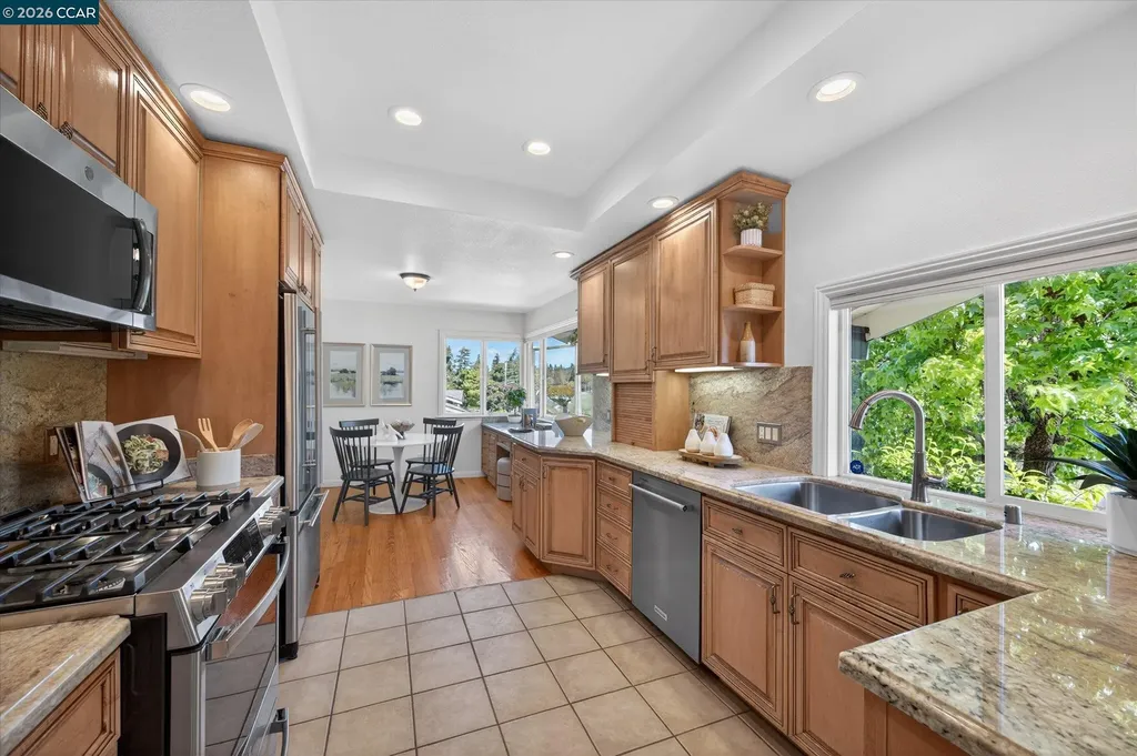 1882 Camino Pablo Moraga CA 94556