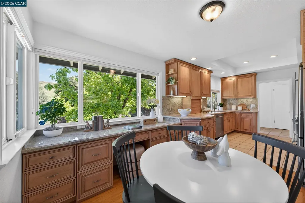 1882 Camino Pablo Moraga CA 94556