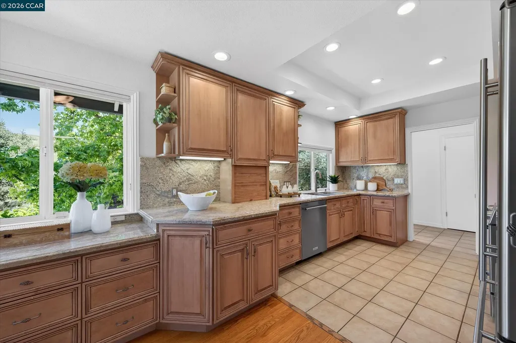 1882 Camino Pablo Moraga CA 94556