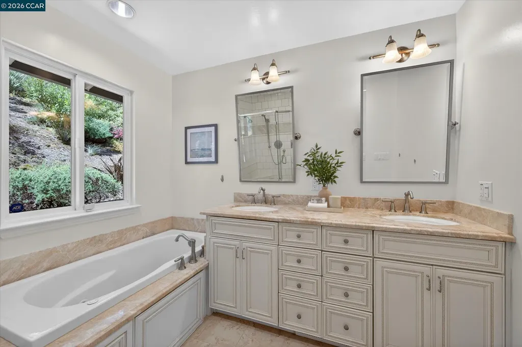 1882 Camino Pablo Moraga CA 94556