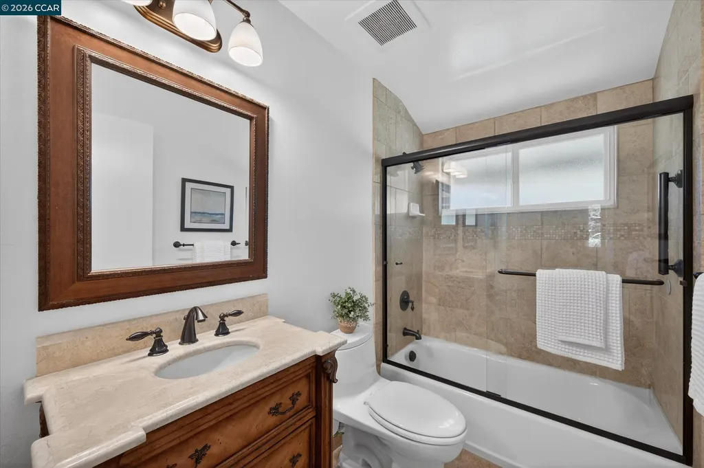 1882 Camino Pablo Moraga CA 94556