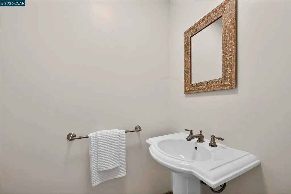 1882 Camino Pablo Moraga CA 94556