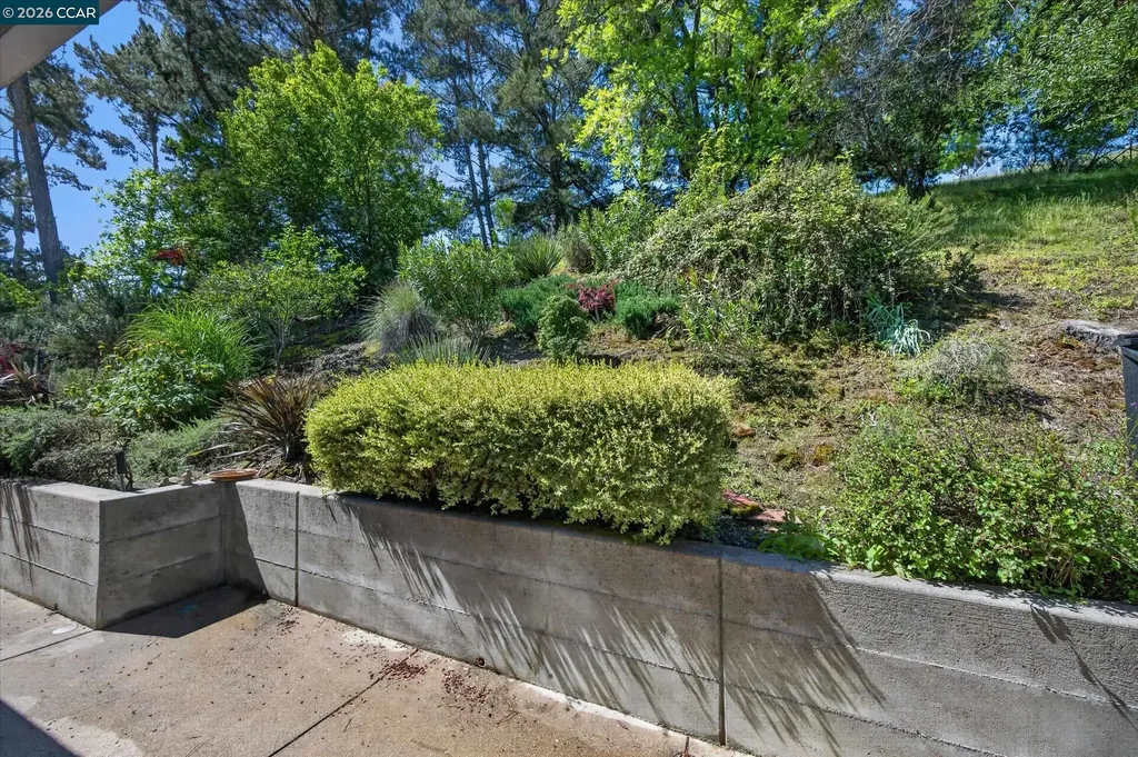 1882 Camino Pablo Moraga CA 94556