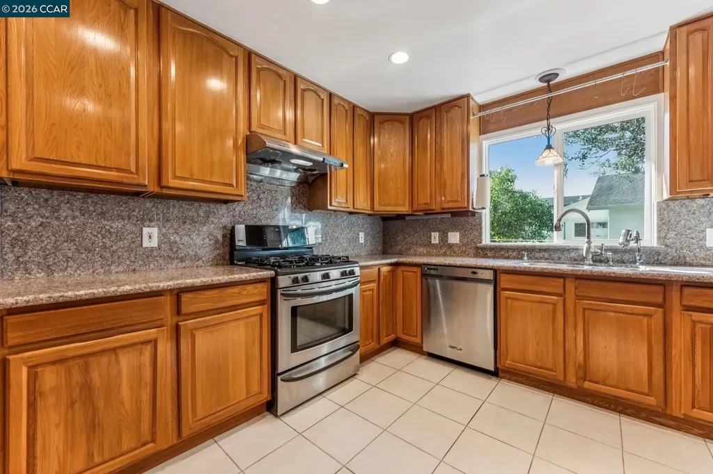 216 Behrens Street El Cerrito CA 94530