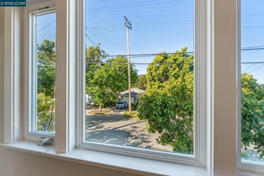 216 Behrens Street El Cerrito CA 94530