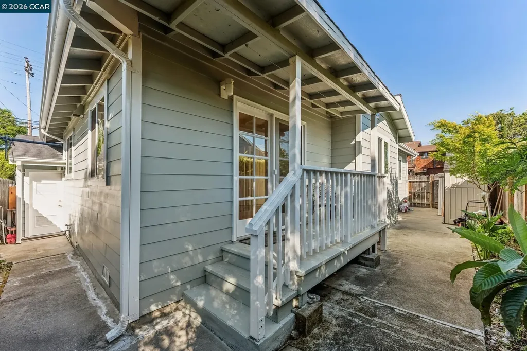 216 Behrens Street El Cerrito CA 94530