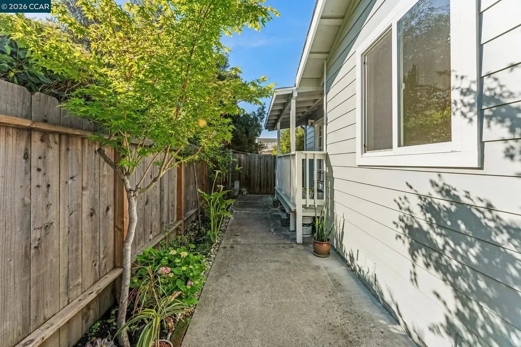 216 Behrens Street El Cerrito CA 94530