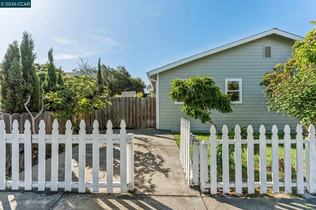 216 Behrens Street El Cerrito CA 94530