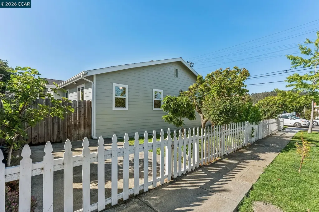 216 Behrens Street El Cerrito CA 94530