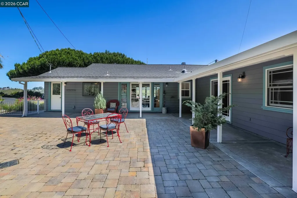 1931 Dowrelio Drive Crockett CA 94525