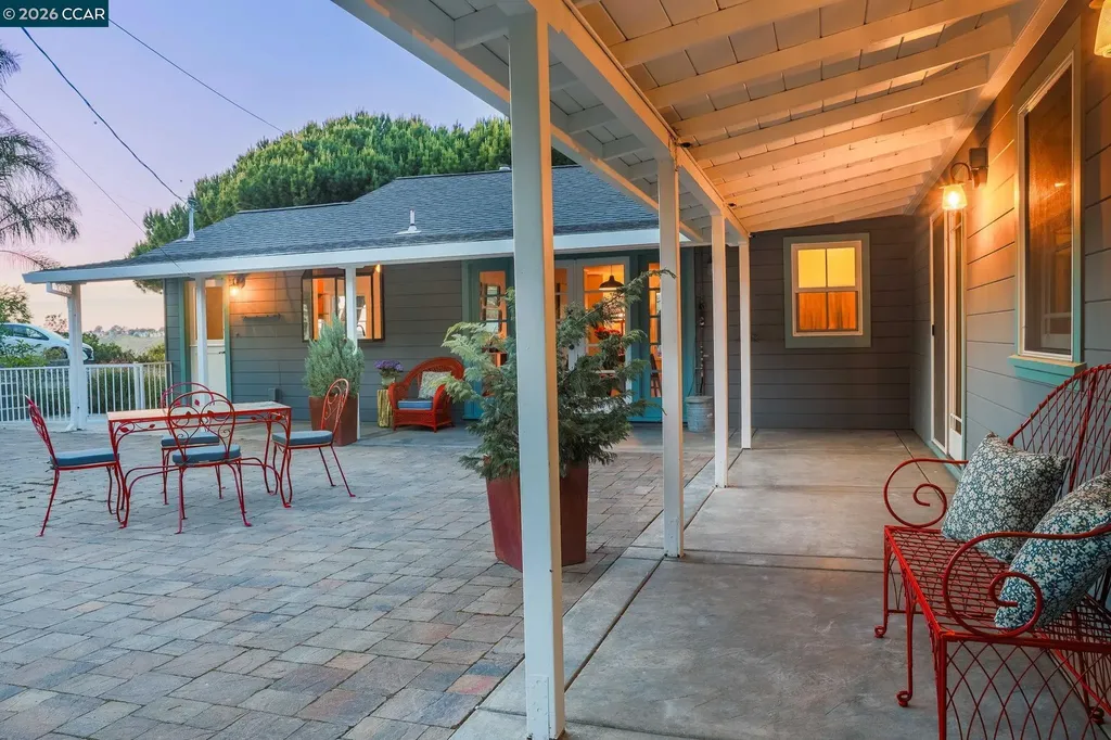 1931 Dowrelio Drive Crockett CA 94525
