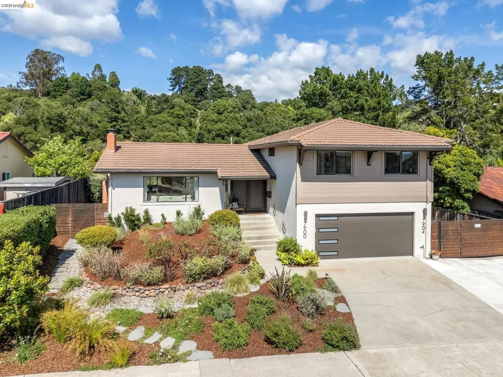 7900 Hansom Drive Oakland CA 94605