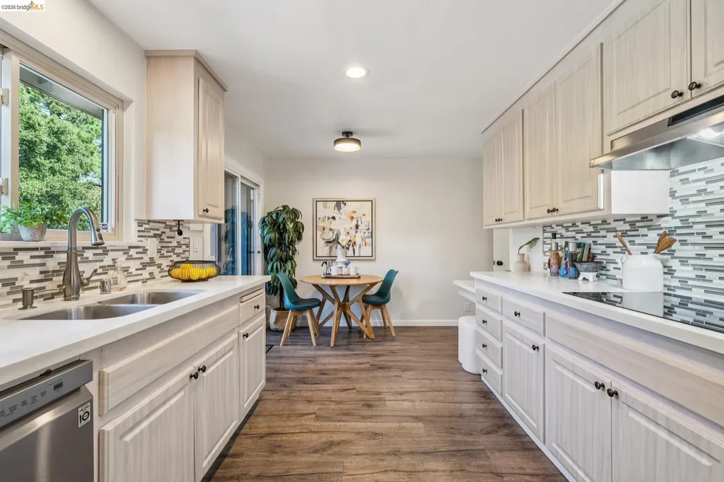 7900 Hansom Drive Oakland CA 94605