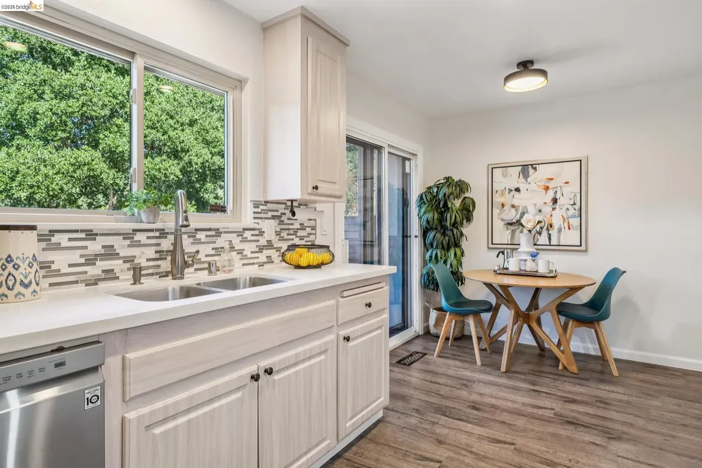 7900 Hansom Drive Oakland CA 94605