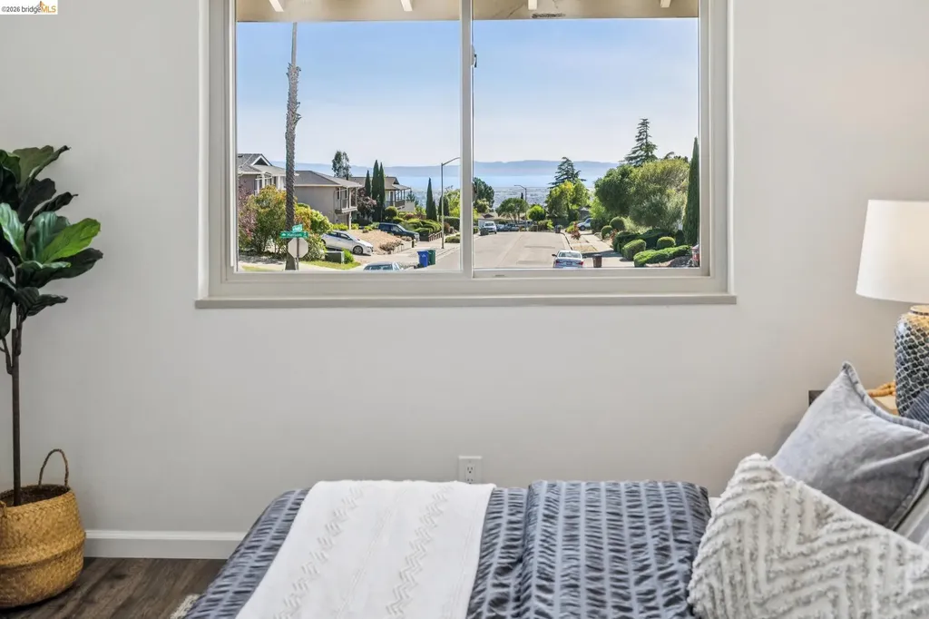 7900 Hansom Drive Oakland CA 94605