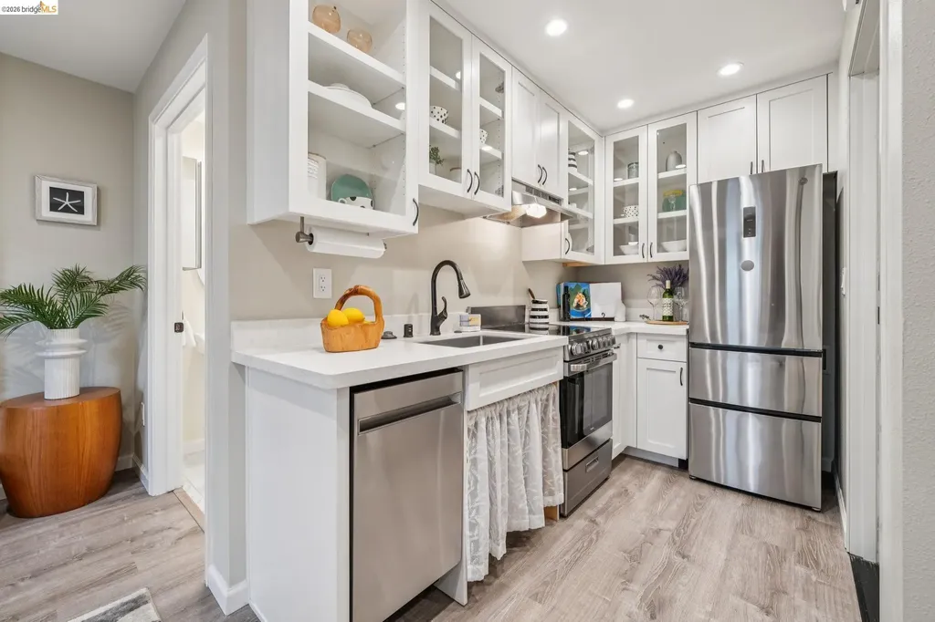 7900 Hansom Drive Oakland CA 94605