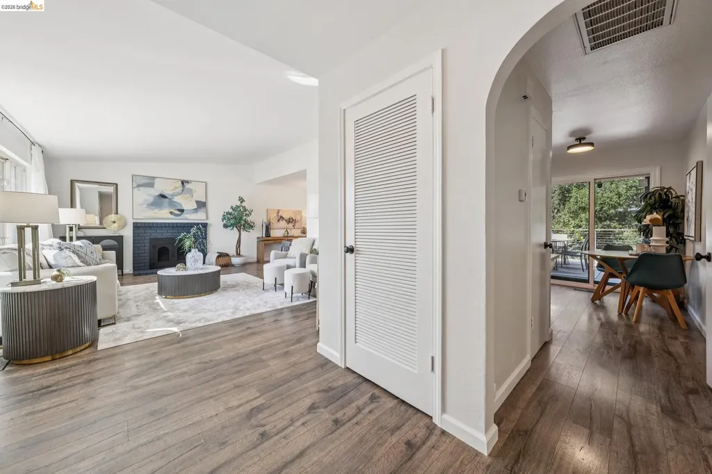 7900 Hansom Drive Oakland CA 94605