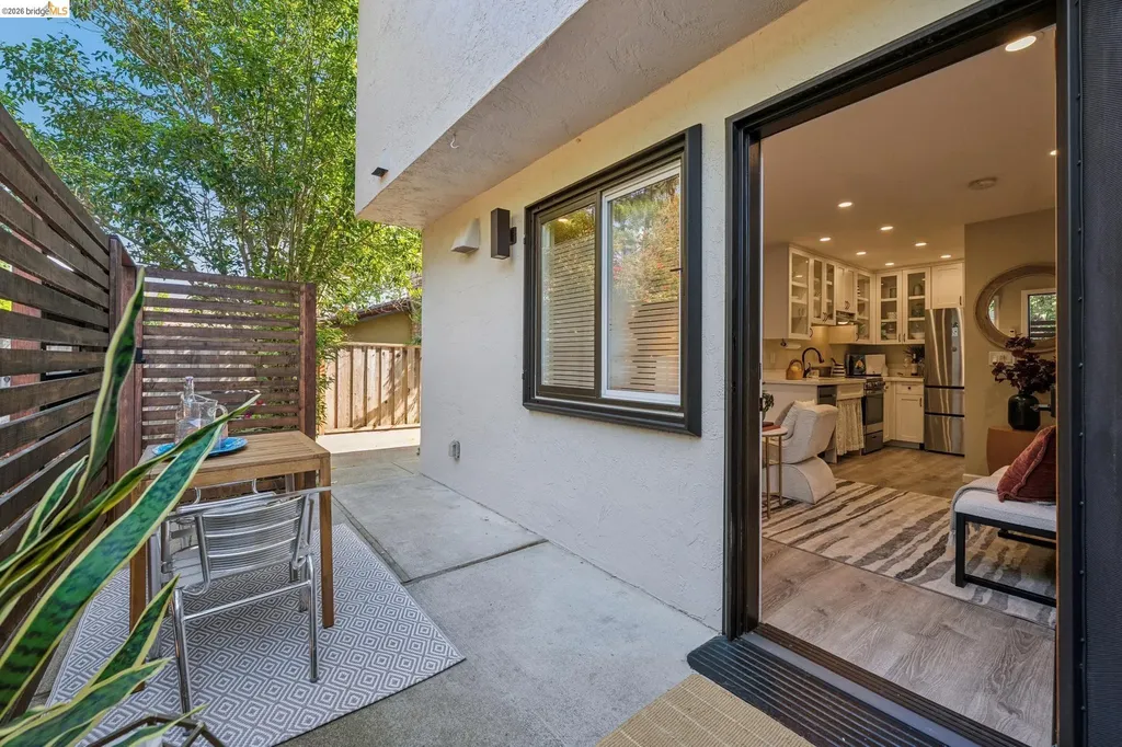 7900 Hansom Drive Oakland CA 94605
