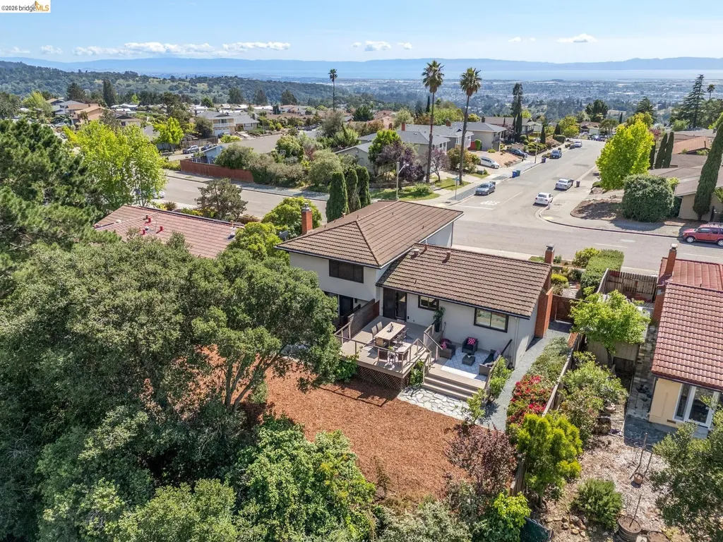 7900 Hansom Drive Oakland CA 94605