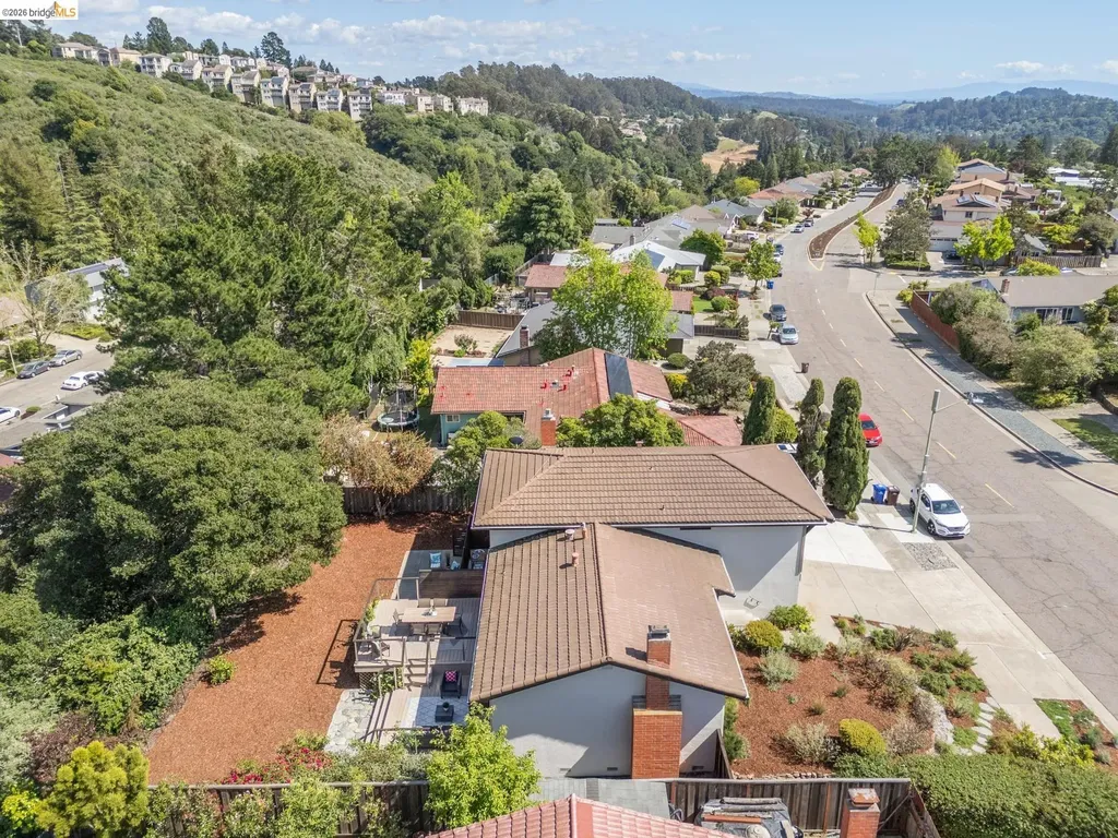 7900 Hansom Drive Oakland CA 94605