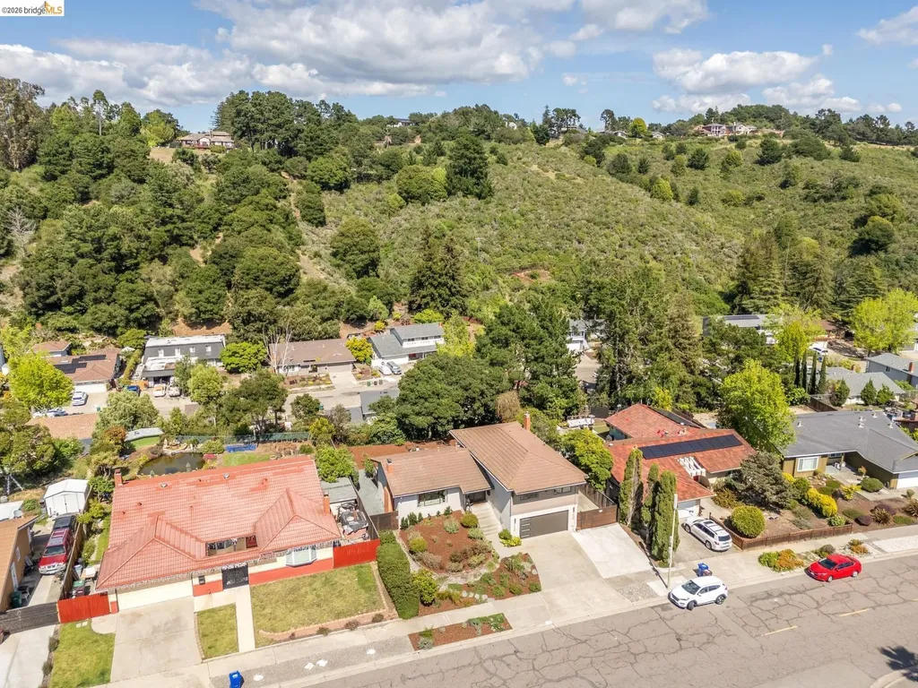 7900 Hansom Drive Oakland CA 94605