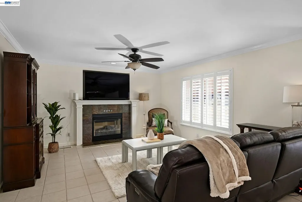 2473 Centennial Lane Hayward CA 94541