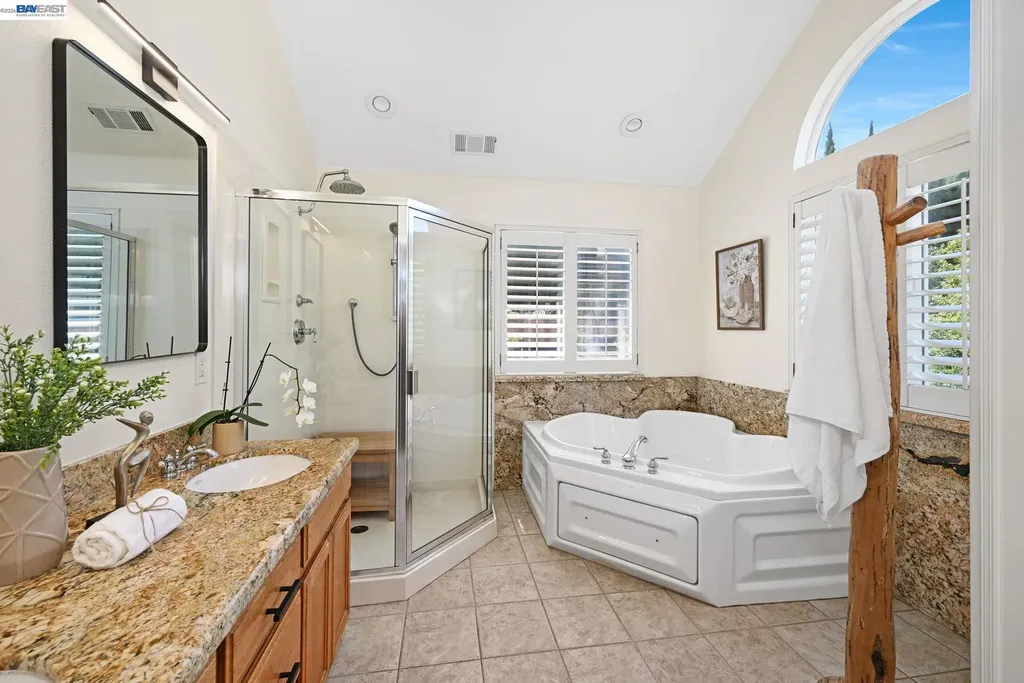 2473 Centennial Lane Hayward CA 94541