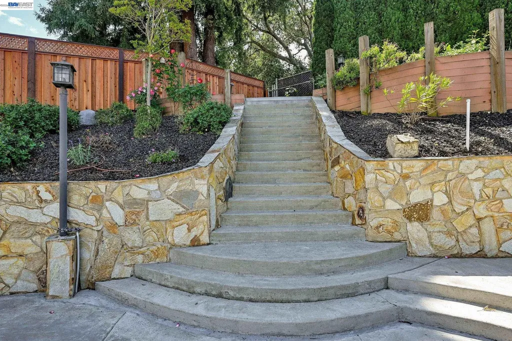 2473 Centennial Lane Hayward CA 94541