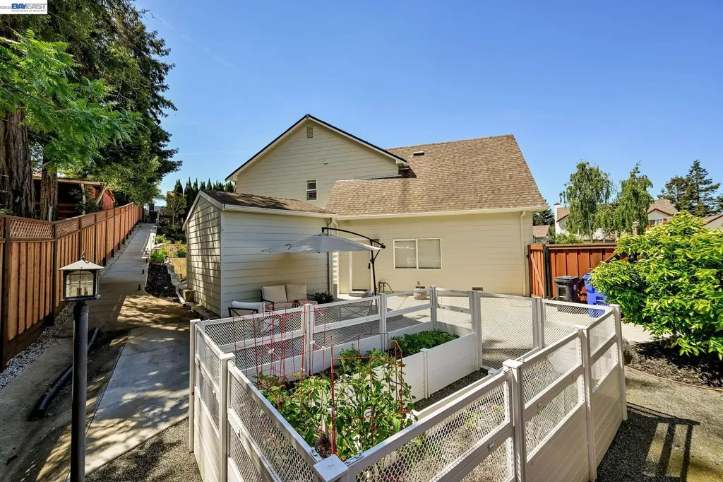 2473 Centennial Lane Hayward CA 94541