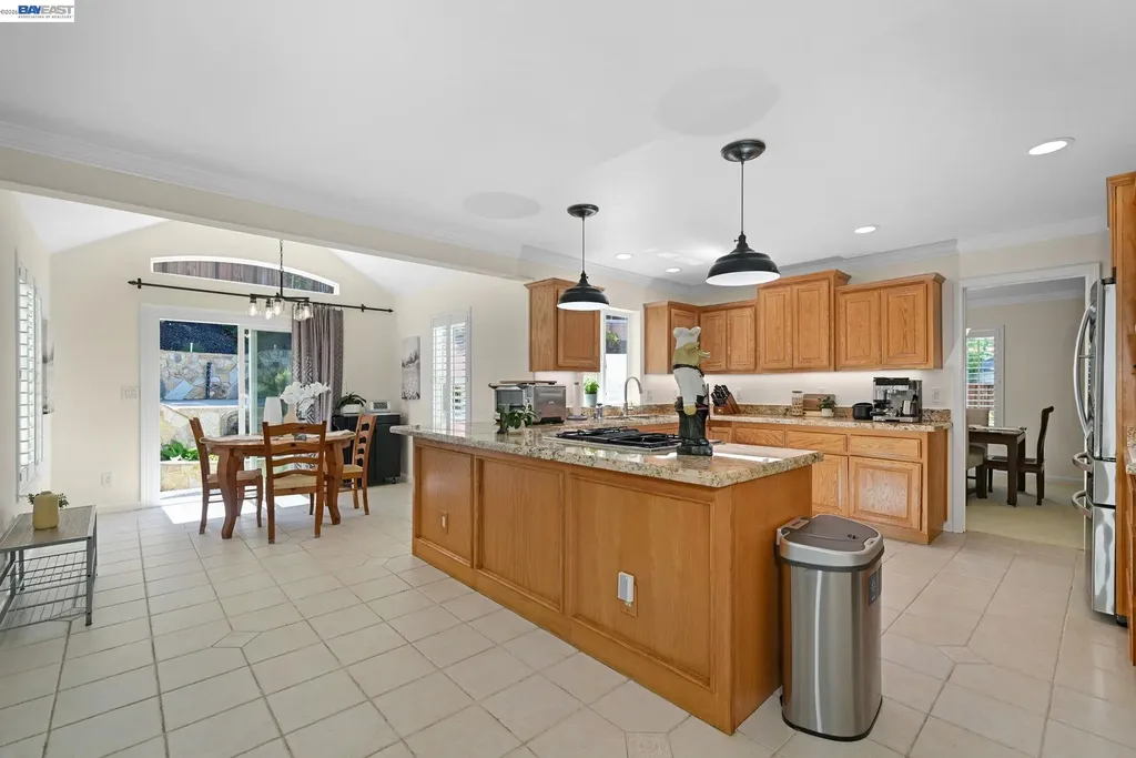 2473 Centennial Lane Hayward CA 94541