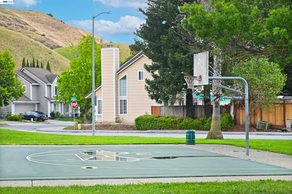 405 Fieldstone Drive Fremont CA 94536