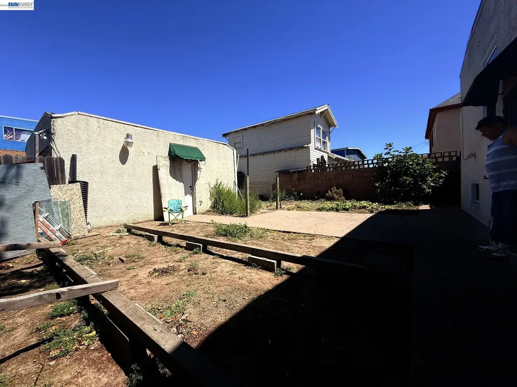 1301 60th Avenue Oakland CA 94621