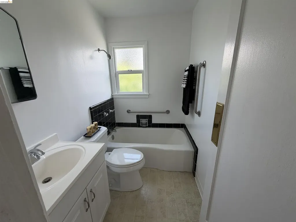 1028 61st Street Oakland CA 94608
