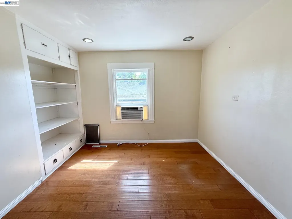 1033 Fountain Street Alameda CA 94501