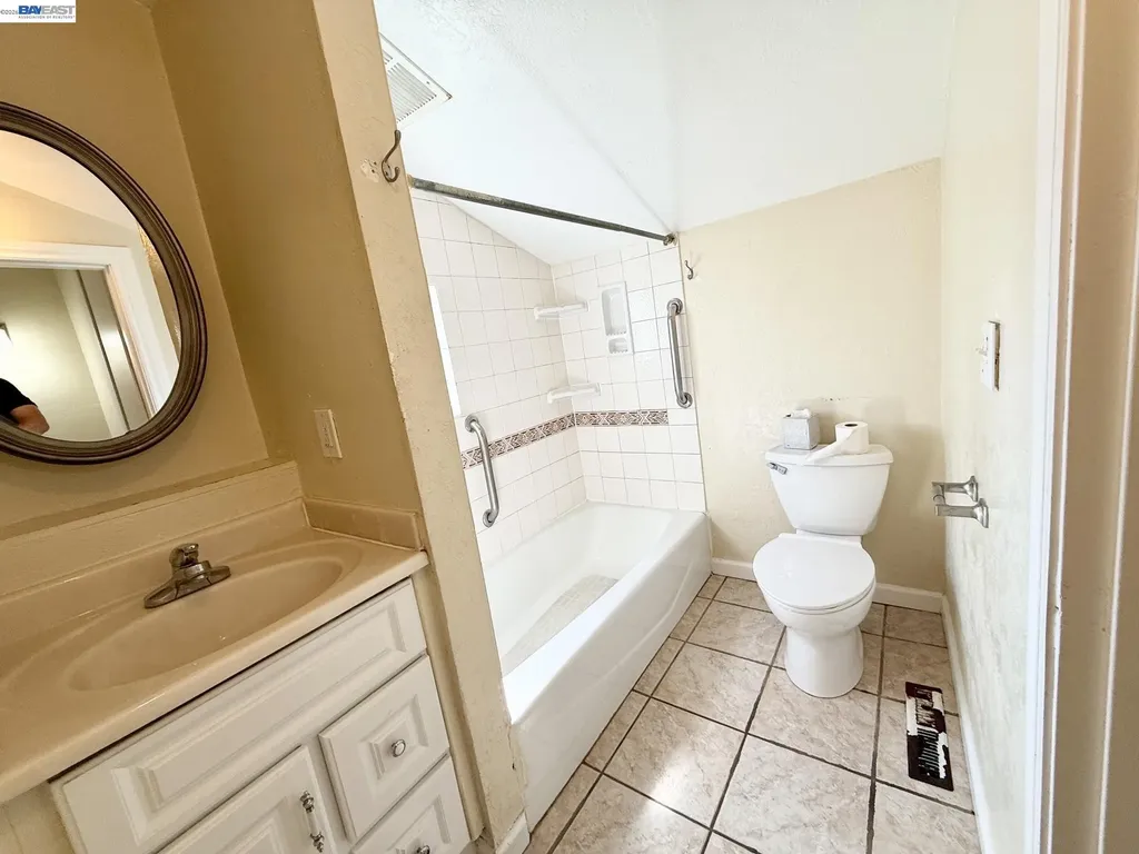 1033 Fountain Street Alameda CA 94501