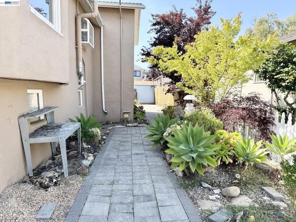 1033 Fountain Street Alameda CA 94501