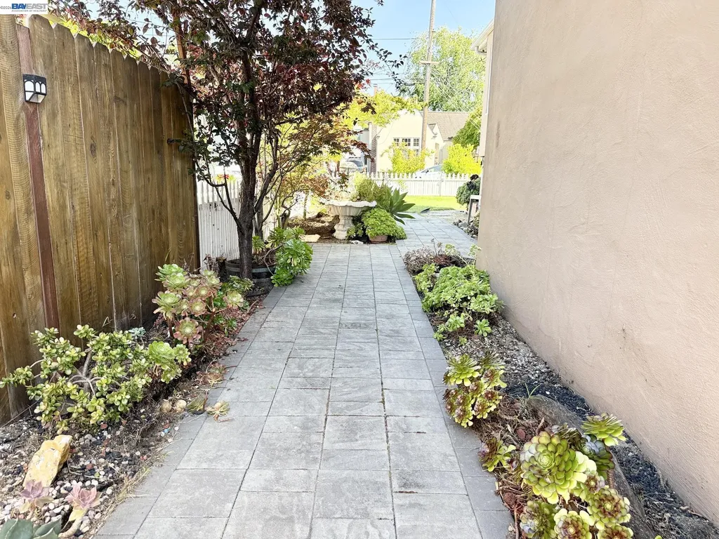 1033 Fountain Street Alameda CA 94501