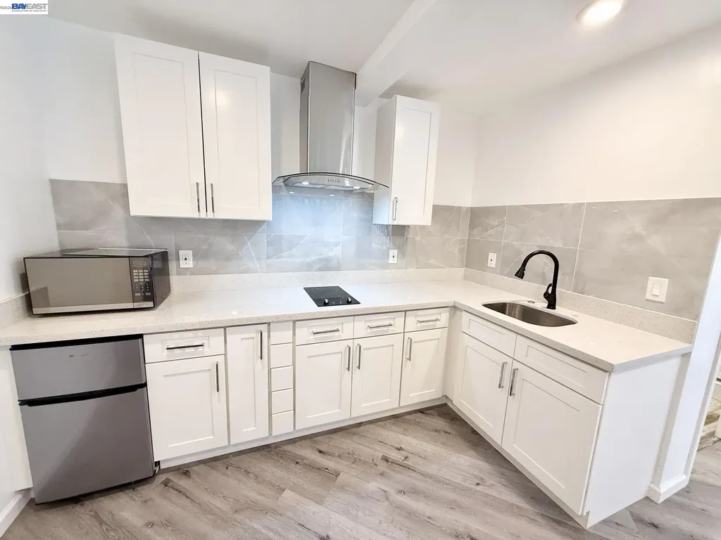 1033 Fountain Street Alameda CA 94501