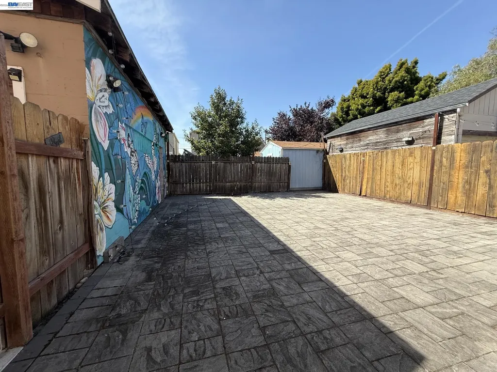 1033 Fountain Street Alameda CA 94501